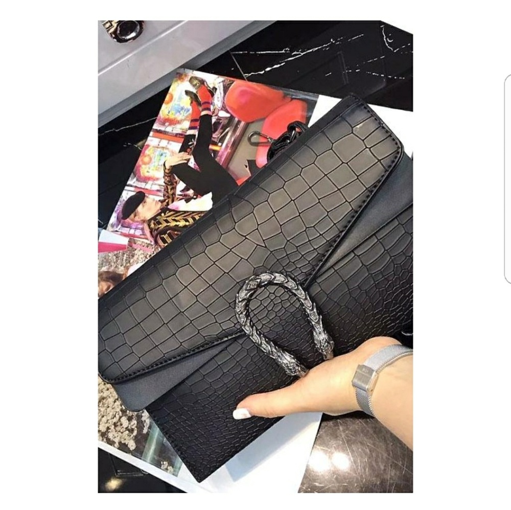 RESTOCKING SOON! 🆕️JUST IN! NEW CLUTCH/CROSSBODY! - Picture 1 of 5